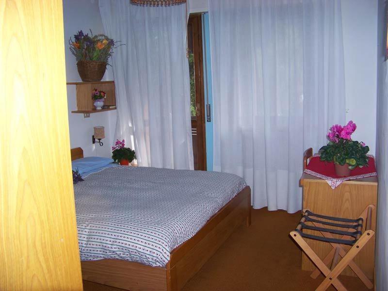 Garni Pecol Bed and Breakfast Fusine Rum bild